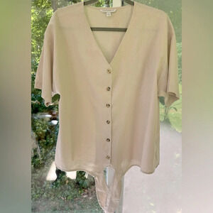 Counterparts L Linen V-neck button down to tie up hem, Oatmeal tone s/s blouse.